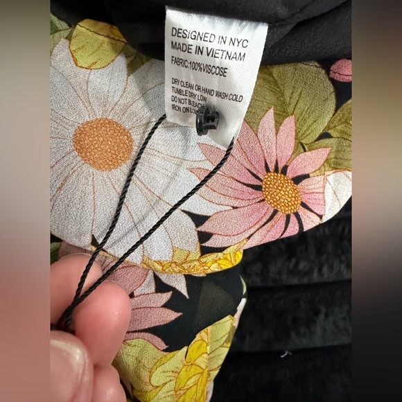 NWOT Yumi Kim Naomi Sunny Valley Black Bohemian Romper Small . - Picture 8 of 9